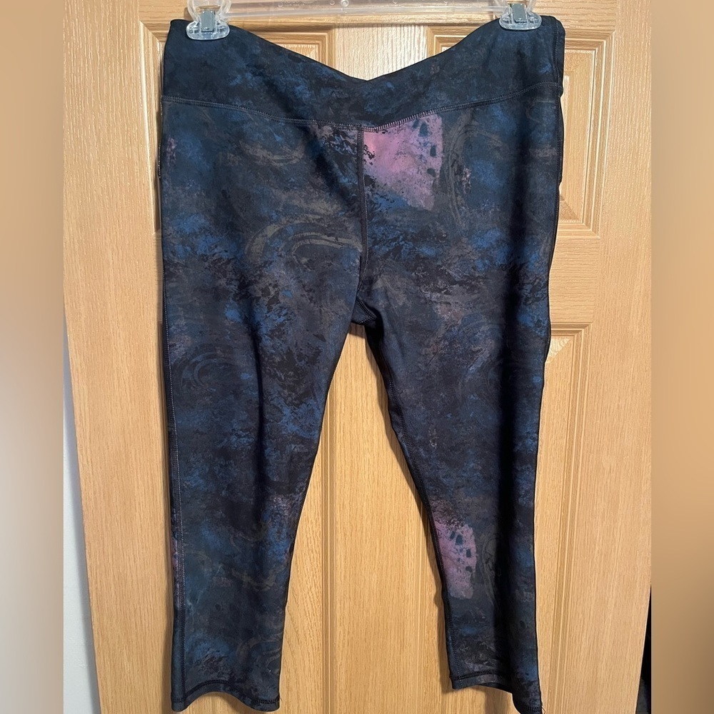 Markia Sport Cropped Activewear Leggings - Picture 2 of 8